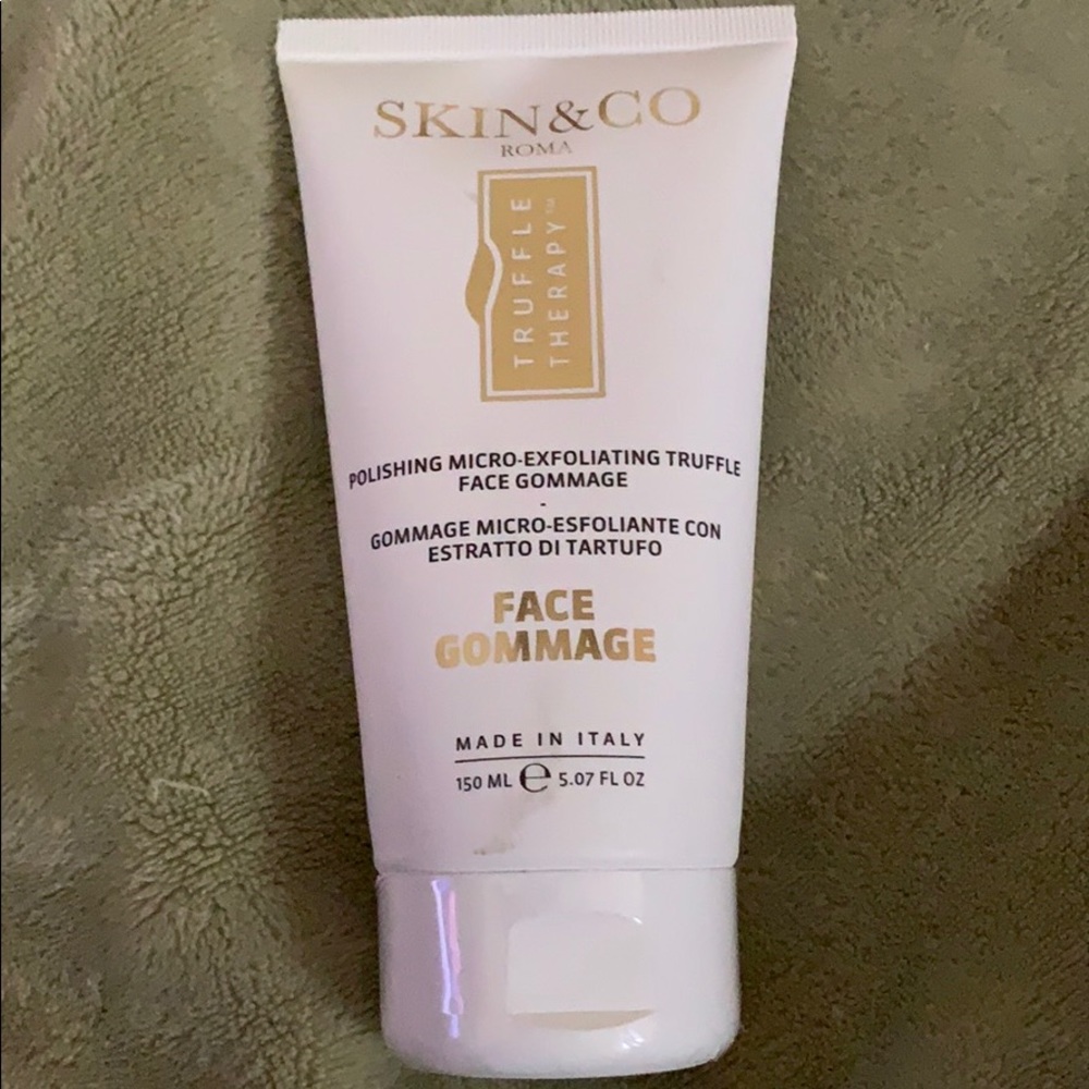 TRUFFLE Therapy Face Gommage Skin & Co Roma Peeling Dermabrasion Exfoliating